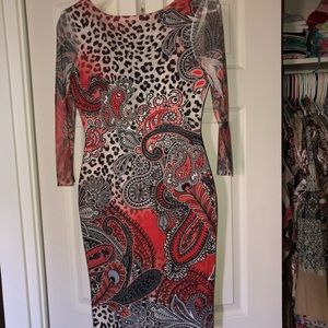 Eyecatcher 👀 Paisley / abstract print dress.